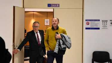 Emiliano Gatti y su defensor en la audiencia de formulación de cargos, hace cuatro meses. Foto: Andrés Maripe.