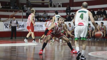 Pérfora sumó una buena victoria contra Racing en Trelew. (Foto: Prensa Racing)