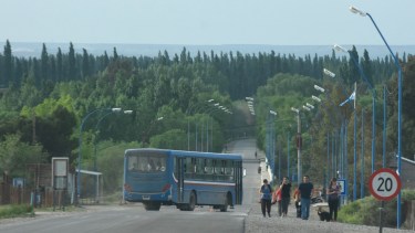 Problemas con el transporte escolar para familias de escuelas rurales. Foto: Andres Maripe.