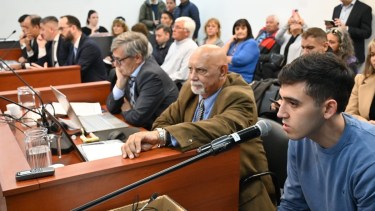 Gutiérrez junto a sus abogados durante el juicio. Foto: Florencia salto