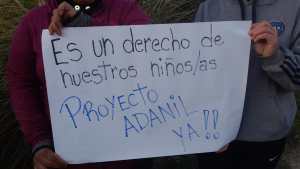 Reclaman que sus hijos con autismo sean atendidos en un centro de terapias de Roca