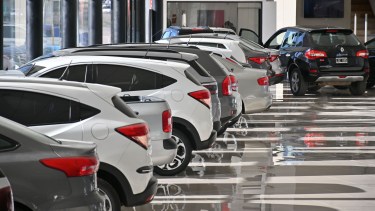 La compra o venta de autos usados de más de 1,1 millones de pesos deberá ser informada a la AFIP.
