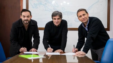 La firma estuvo a cargo de los responsables de las Comisiones de Fomento, la Jefatura de Gabinete y Educación. Foto: gentileza.