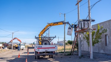 Las obras de mejora en el tendido eléctrico era uno de los principales reclamos de los vecinos de "Las Bardas".