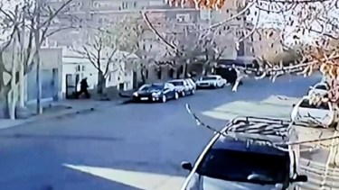 Una cámara de seguridad registró el hecho en el barrio San Pablo. Foto: Screenshot.