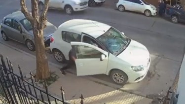 El hecho ocurrió cerca de las 10.30 en el centro de Cipolletti. Foto: Gentileza.