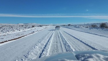 Hay presencia de nieve en toda la traza de la Ruta Nacional 23, en la Región Sur de Río Negro. Foto: Archivo