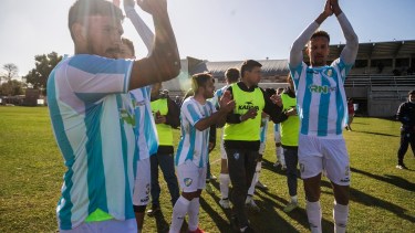 Sol de Mayo consiguió un triunfo clave para seguir peleando por zafar del descenso. Foto: Pablo Leguizamon.