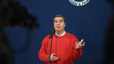 Jorge Capitanich, gobernador de Chaco, votó y habló sobre el femicidio de Cecilia Strzyzowski durante una conferencia de prensa tras las PASO de la provincia. Foto Télam.