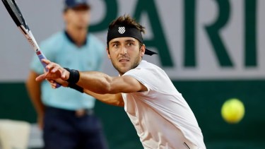 Etcheverry venció a Nishioka y hace historia en Roland Garros