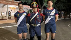 Los Pumas presentaron su camiseta alternativa para el Mundial en homenaje a los granaderos
