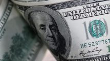 Imagen de El dólar blue cerró en un nuevo récord tras las PASO: la cotización saltó $80 y quedó cerca de los $700