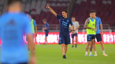 Scaloni probará un nuevo esquema y a diferentes jugadores para entrentar a Indonesia.