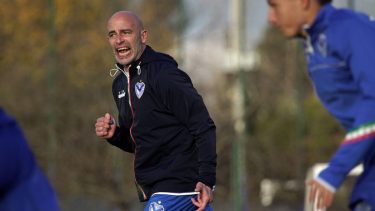 Sebastián Méndez dirigió Vélez en su última experiencia y ahora será el DT de La Lepra. Archivo