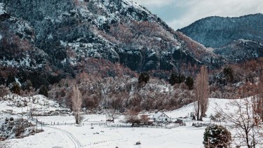 Nieve y paisajes blancos en el Camino de los 7 lagos, sin dudas una experiencia única que hará de tu viaje algo inolvidable. Fotos: Turismo San Martín de los Andes.