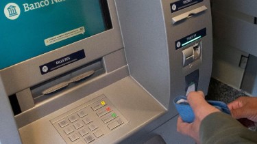 Jubilados y pensionados cobrarán un bono durante julio 2023.-
