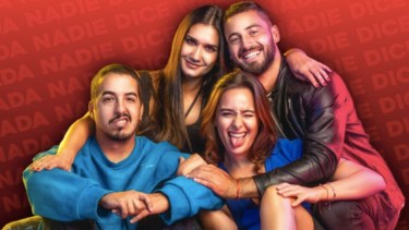 Momi Giardina, Nico Occhiato, Nacho Elizalde y Flor Jazmín Pérez, conductores de “Nadie dice nada“ en Luzu TV. Foto: Instagram @nadiedicenada

