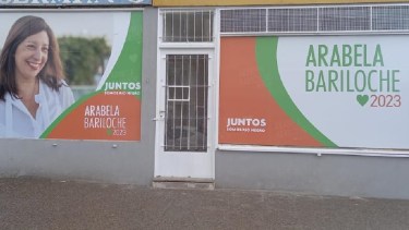 La gobernadora Arabela Carreras sostiene su candidatura a intendenta de Bariloche, en un fin de semana decisivo para Juntos Somos Río Negro.