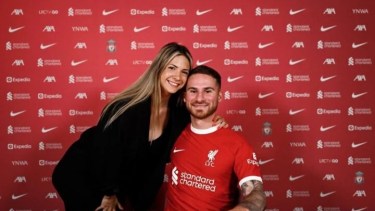 La foto que generó polémica: Alexis Mac Allister junto a su nueva novia Ailén Cova.
