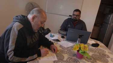 Las comisiones vecinales realizan el reempadronamiento para actualizar la base de datos de los vecinos que votan (Oscar Livera)