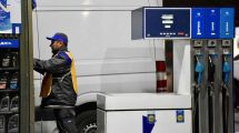 Imagen de Aumento de combustibles: estacioneros le pidieron a petroleras “comisiones más altas” 