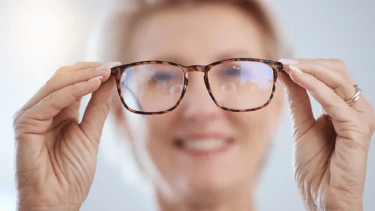 Cómo acceder a los anteojos gratis que ofrece PAMI. 