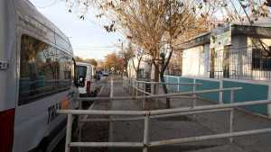Son niños con discapacidades y hace tres meses no tienen como ir a la escuela en Roca