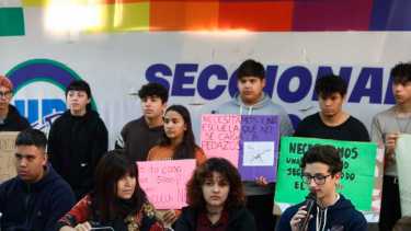 Estudiantes movilizarán esta tarde hacia la Delegación de Educación en Roca. (Foto: Juan Thomes)