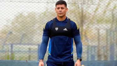 Marcos Rojo volvió a lesionarse y no podrá jugar el domingo ante Sarmiento.