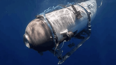Encontraron "restos" en el área de búsqueda del submarino Titán del Titanic. 