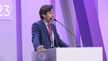 Iván Carrino: "cuanto antes abandonemos el cepo, más rápido volveremos a crecer."