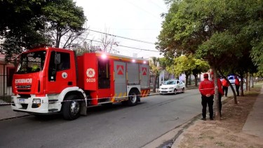 La madre del pequeño se había retirado a calentar la mamadera cuando se desató el fuego. Foto: TN. 