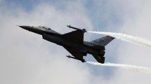 Imagen de Qué dijeron los rescatistas que llegaron a la zona donde se estrelló el avión de Washington: «Un cráter»