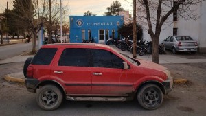 Robaron una camioneta en Neuquén y la recuperaron en Roca