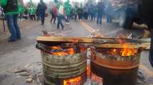 Imagen de Levantaron corte de puente en Paso Córdoba: bloquearon paso de camiones de arena de Roca a Vaca Muerta