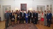 Imagen de Daniela Rucci con Rolando Figueroa en Estados Unidos: «nuestra postura es garantizar gobernabilidad»
