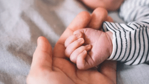 Buscan familias solidarias en Neuquén para el cuidado de dos bebas gemelas