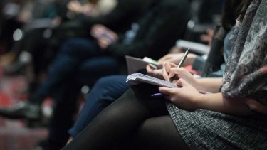 En el Día del Periodista, le consultamos al ChatGPT quiénes son los periodistas más emblemáticos. Foto Archivo.