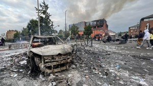 Tercera noche de protestas en Francia con casi 900 detenidos: quién era el joven asesinado por un policía