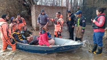 Alerta roja por lluvias en Neuquén: cuáles son las localidades y rutas más afectadas