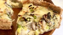 Imagen de Recetón: tarta de hongos, cebolla y queso
