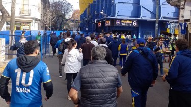Los vecinos viajaron con la Peña Corazón de oro y azul Cipolletti. Foto: Gentileza.