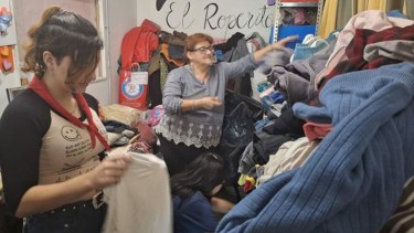 El ropero comunitario recorre los barrios de la periferia de la ciudad. Foto: gentileza (municipalidad de Cipolletti)