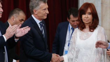 Mauricio Macri y Cristina Kirchner tuvieron un tenso ida y vuelta por Twitter.