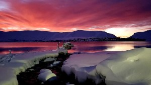 Así es Caviahue, un sueño de amaneceres increíbles y autos tapados por la nieve