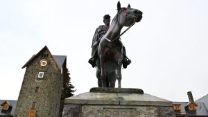 Monumento a Roca: el municipio de Bariloche apelará el freno judicial a su traslado