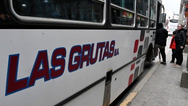 La línea 33 que presta Transporte Las Grutas, une Bariloche y Dina Huapi. Foto: archivo