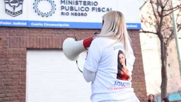 Silvana Cappello en la marcha a un año del femicidio de Agustina Fernández. Foto Archivo. 