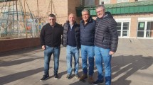 Imagen de Rolando Figueroa de campaña en Cutral Co y Huincul: qué dijo de El Mangrullo