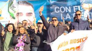 «El pueblo de Cutral Co conoce lo que sabemos hacer», dijo Ramón Rioseco en el cierre de campaña